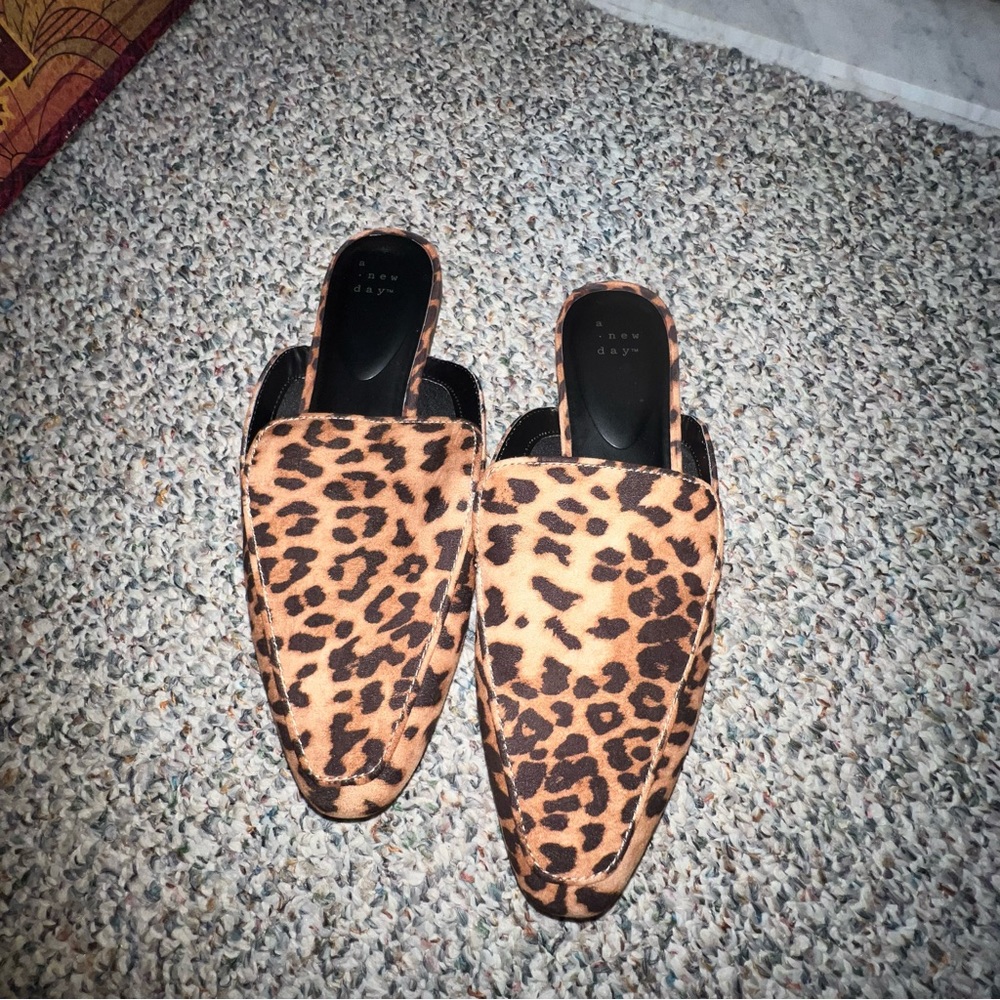 Leopard mules